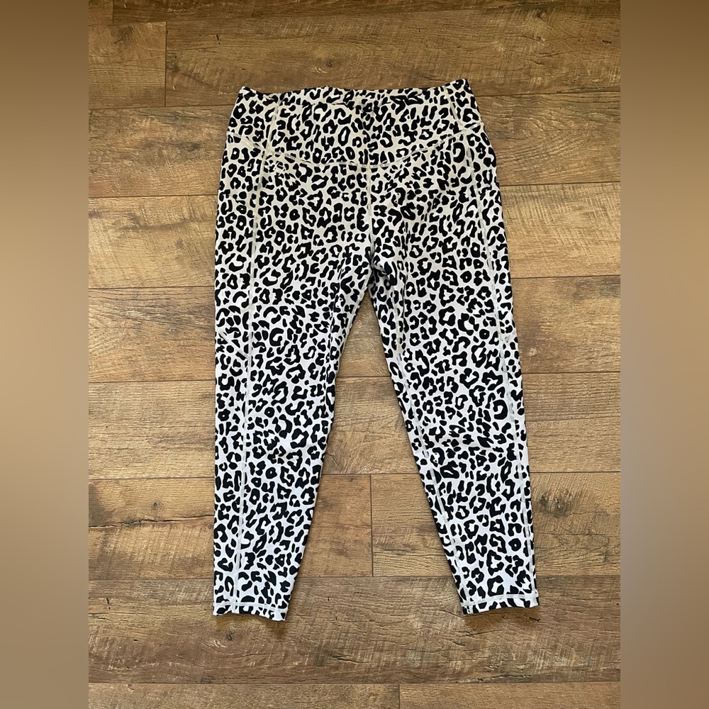 FITTIN Leopard Printed Yoga Leggings With Pocket Women’s Size 1X